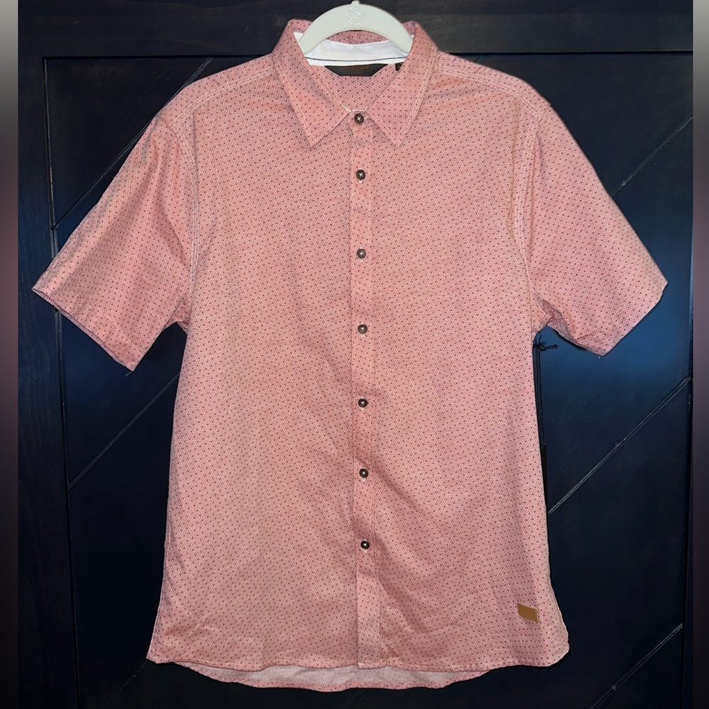 Men’s Outpost Short Sleeve Shirt Size Medium